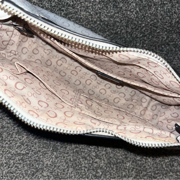 Guess | light beige handbag - Picture 4 of 5